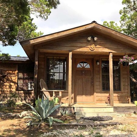 Rockin' B Ranch Love Shack Pipe Creek Exteriör bild